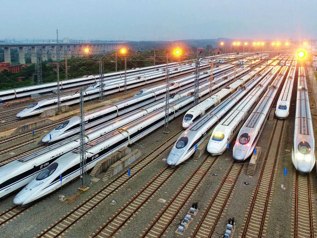 壹快评|14人被骗去地铁站上假班,“潜规则信仰”给骗子机会